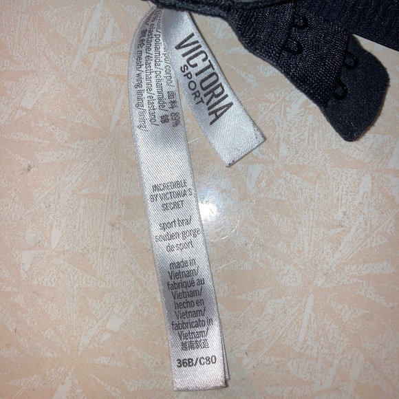 Incredible by Victoria’s Secret Padded Sports Bra 36B - Picture 5 of 6